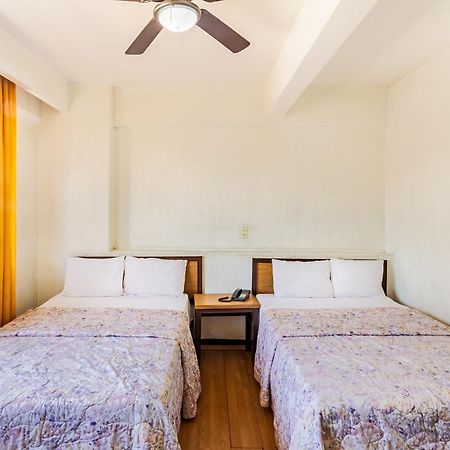Oyo Nueva Galicia Hotel Гуадалахара Екстериор снимка