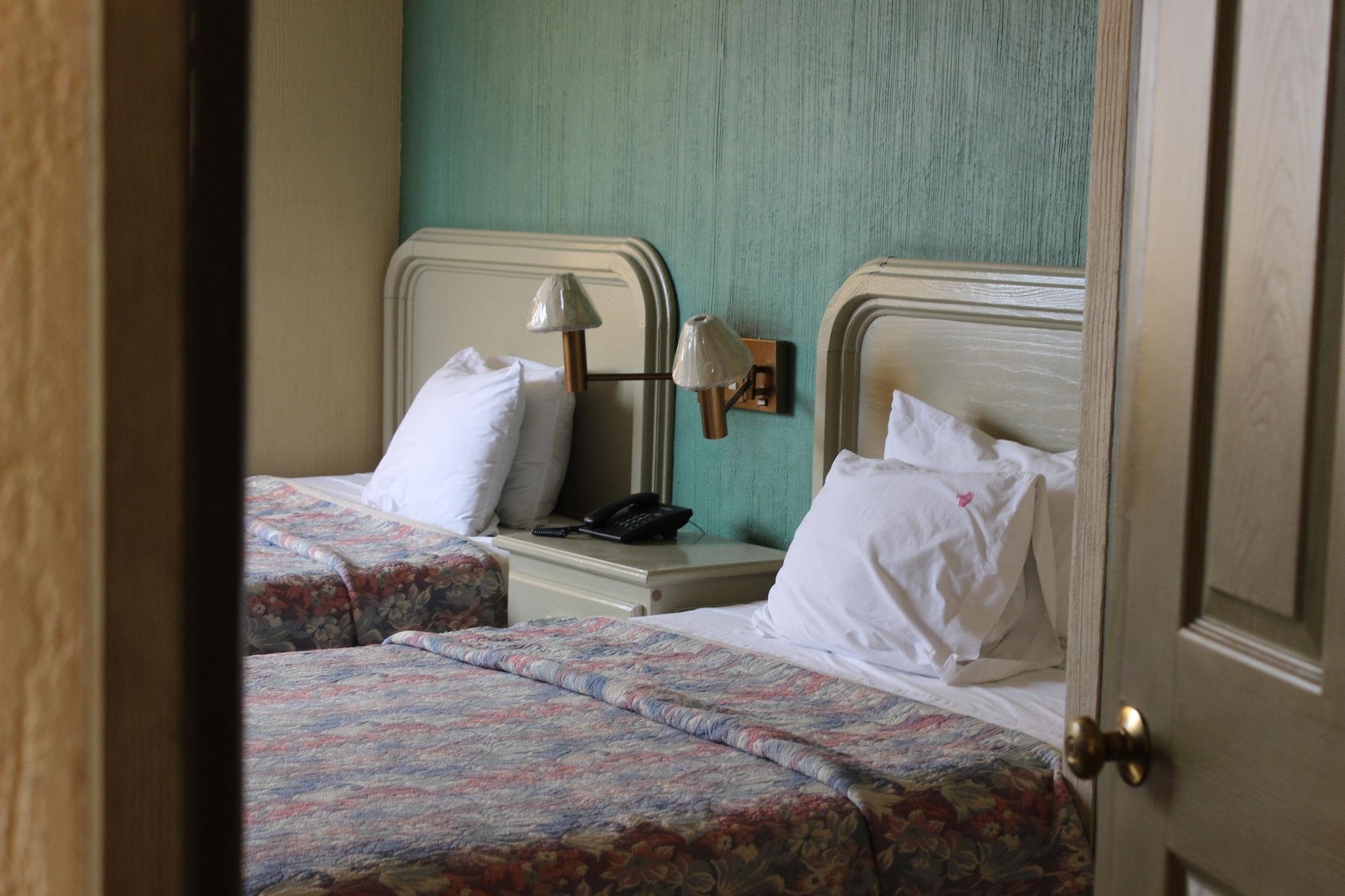 Oyo Nueva Galicia Hotel Гуадалахара Екстериор снимка