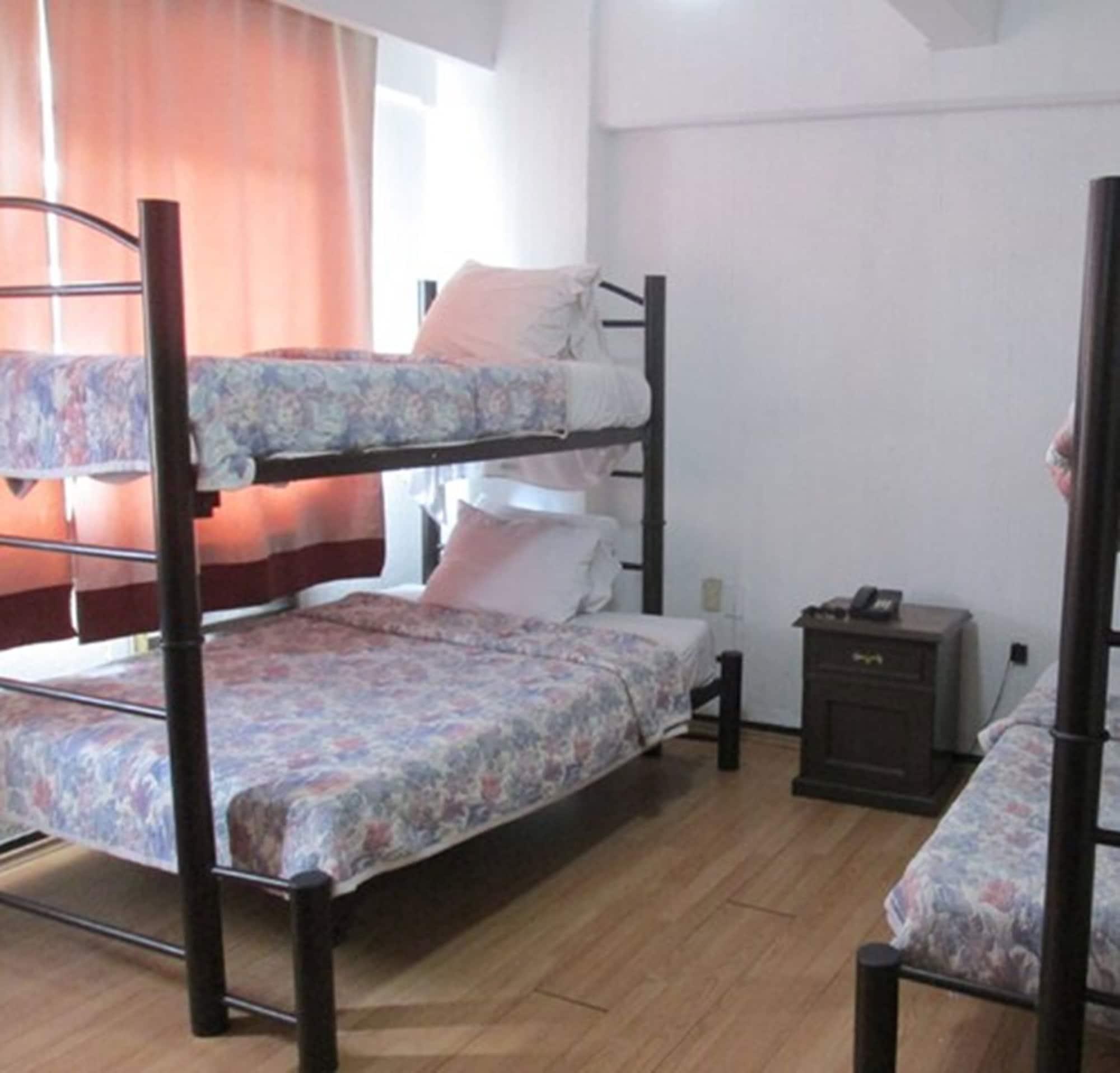 Oyo Nueva Galicia Hotel Гуадалахара Екстериор снимка