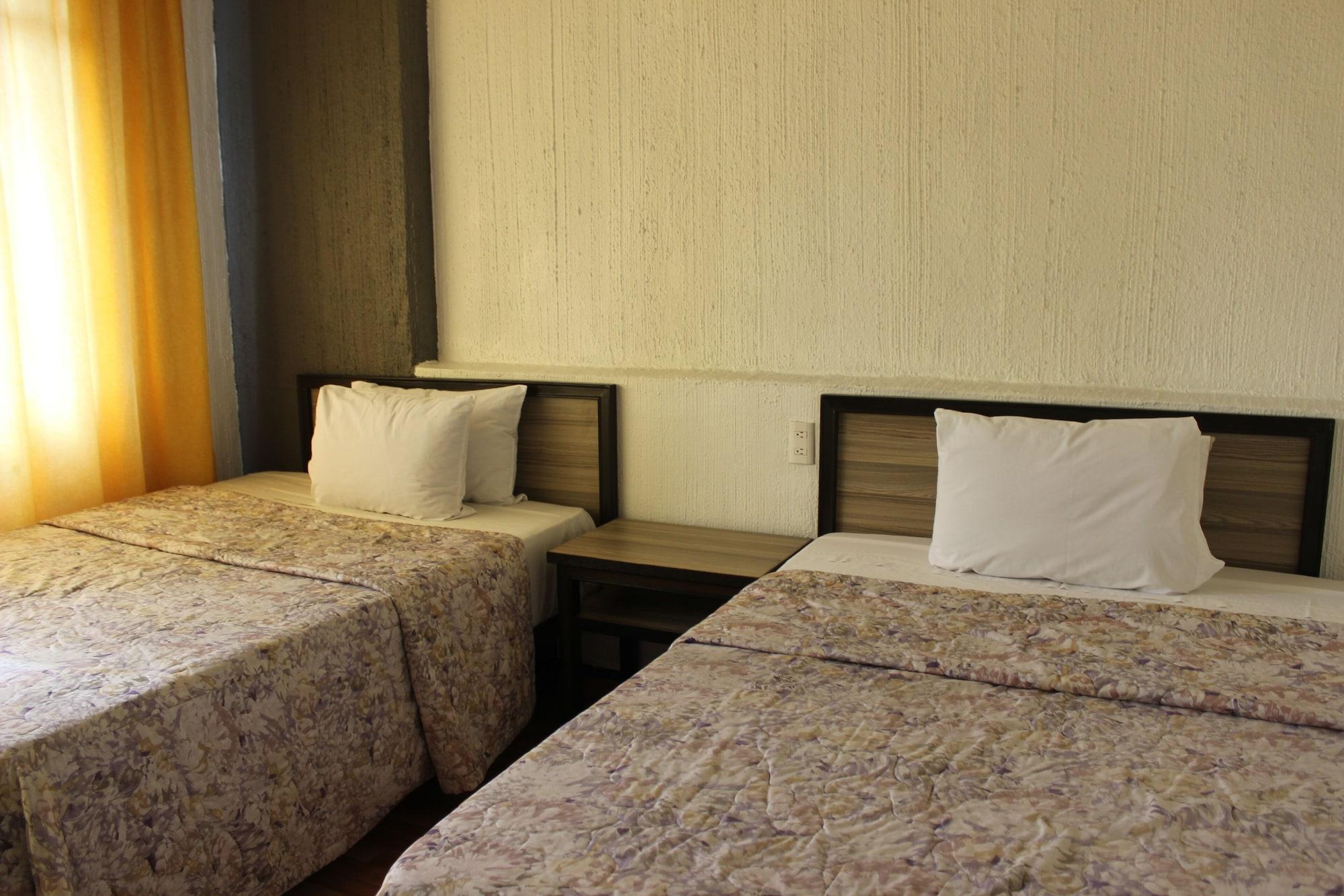 Oyo Nueva Galicia Hotel Гуадалахара Екстериор снимка