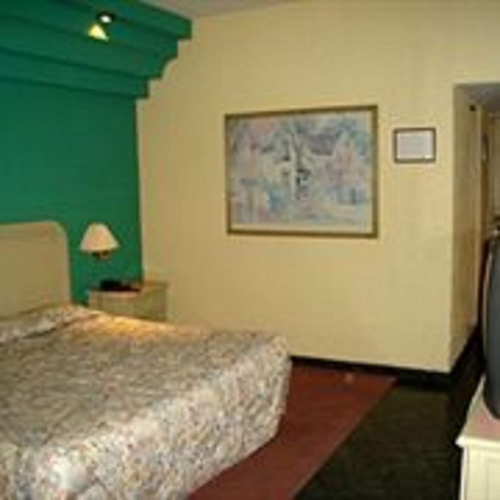 Oyo Nueva Galicia Hotel Гуадалахара Екстериор снимка
