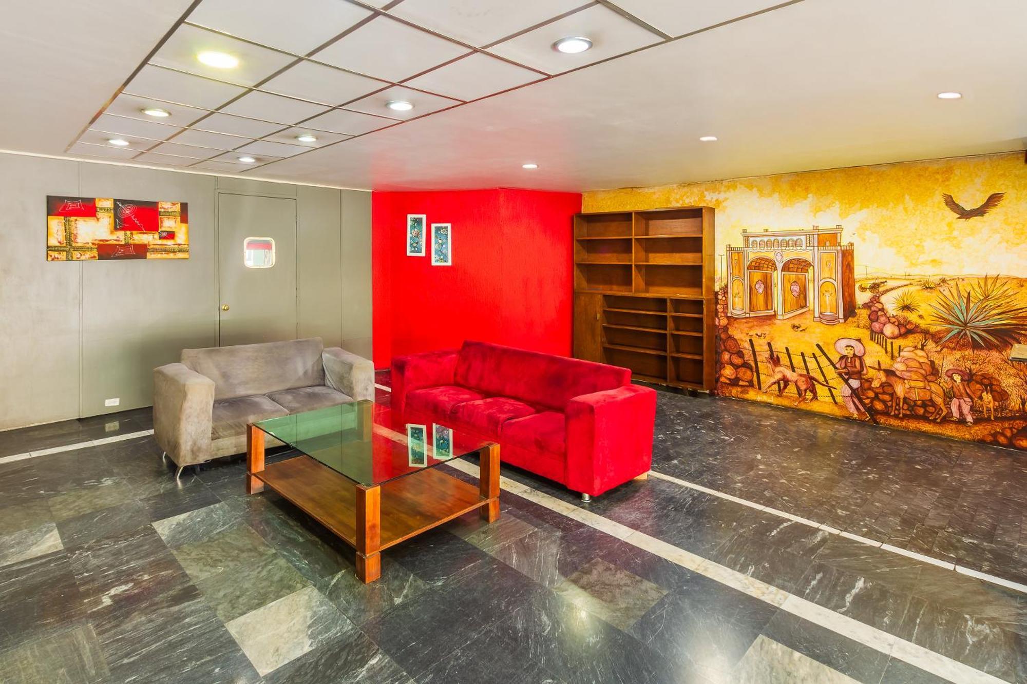 Oyo Nueva Galicia Hotel Гуадалахара Екстериор снимка