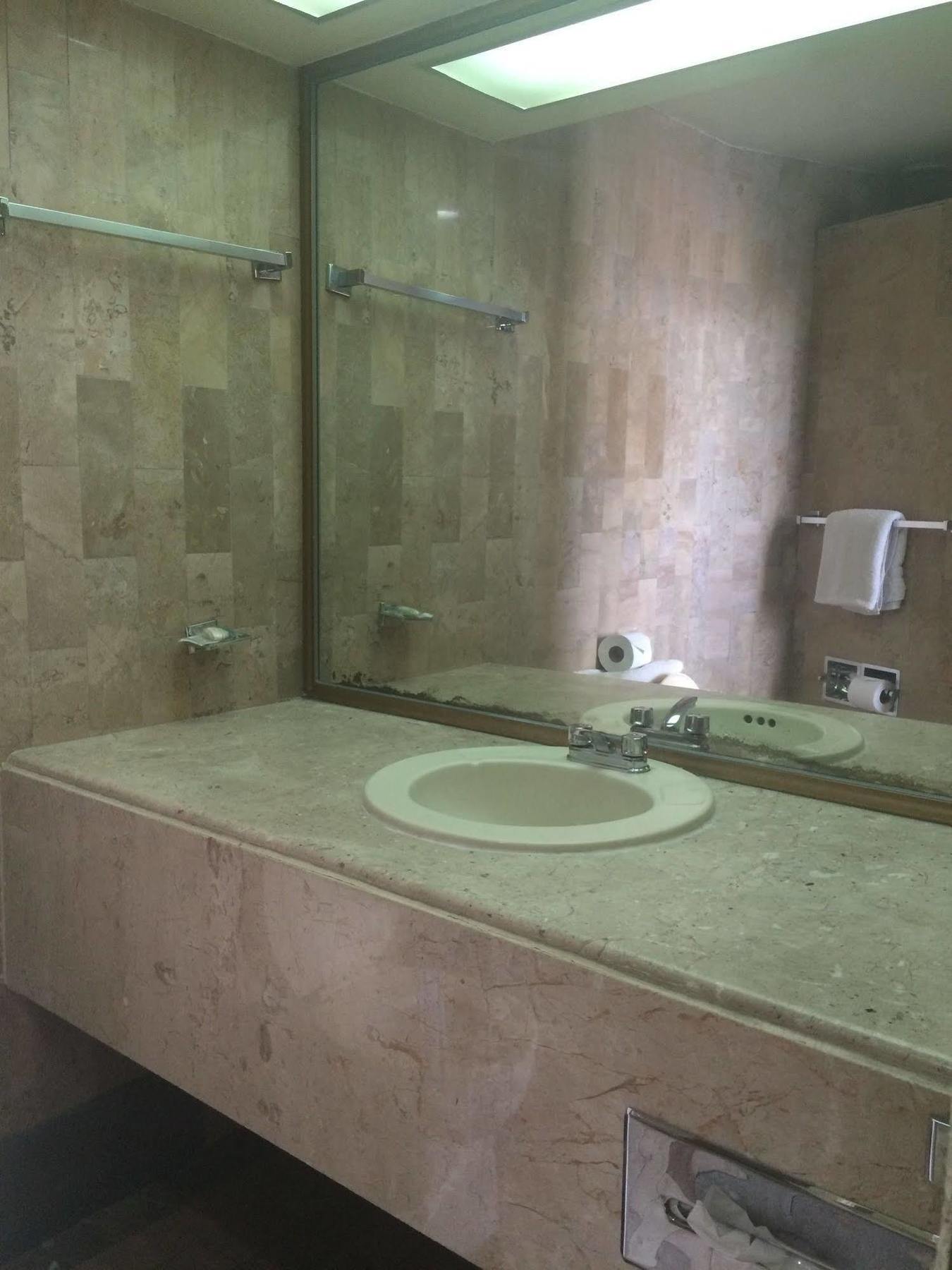 Oyo Nueva Galicia Hotel Гуадалахара Екстериор снимка